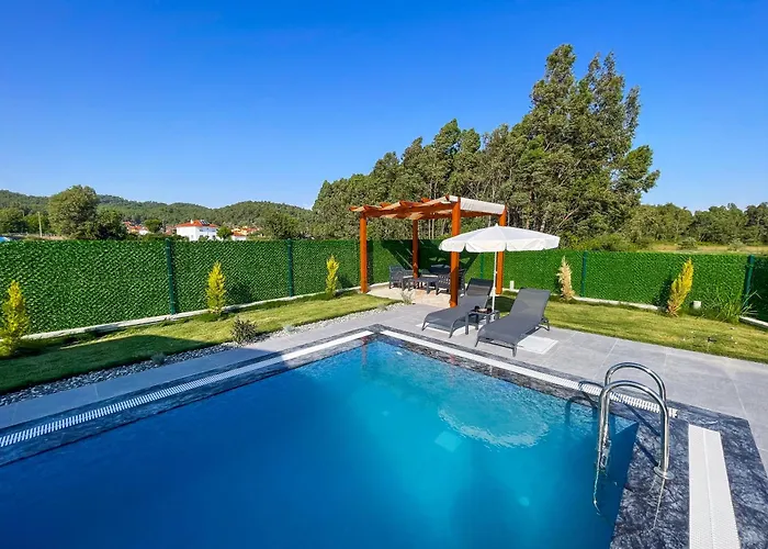 فيلة Villaderyadeniz Kizilyaka